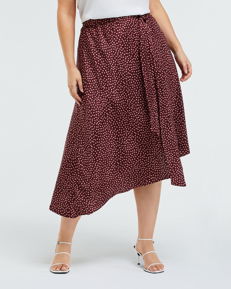 Front of a model wearing a size 1X Elen Dot Skirt in Print by Estelle. | dia_product_style_image_id:264685